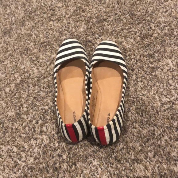 Striped flats size 8 - Picture 3 of 3
